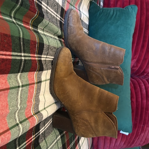 Clark’s Leather booties - Picture 3 of 3